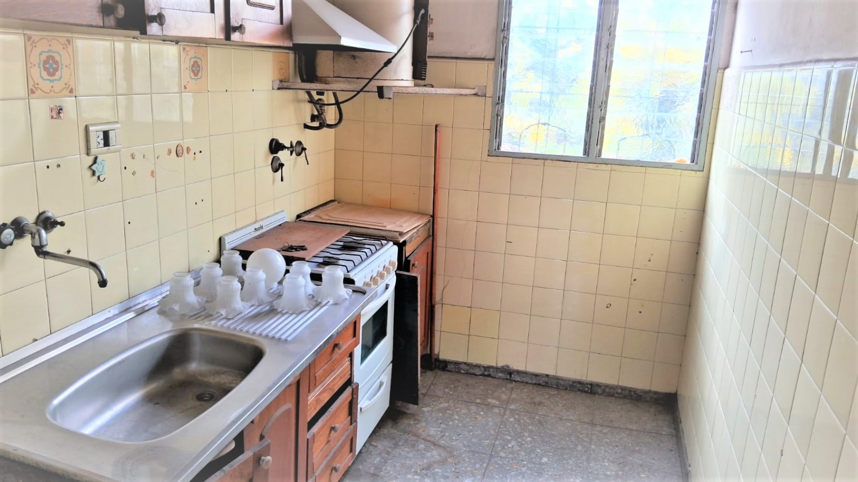 CASA CON LOCAL, 1 PH Y 2 COCHERAS EN VENTA EN LA TABLADA  NUEVO PRECIO!
