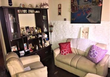 Casa en Venta son dos UFs juntas en Isidro Casanova Retasada