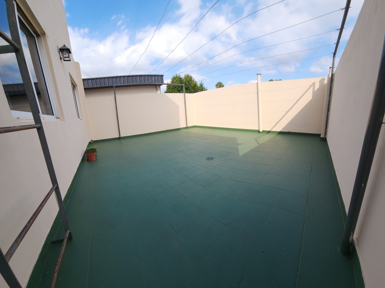 SE VENDE DEPARTAMENTO 2 AMB CON PATIO COCHERA Y TERRAZA COMPARTIDA VILLA LUGANO