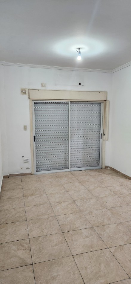 SE VENDE DEPARTAMENTO 2 AMB CON PATIO COCHERA Y TERRAZA COMPARTIDA VILLA LUGANO