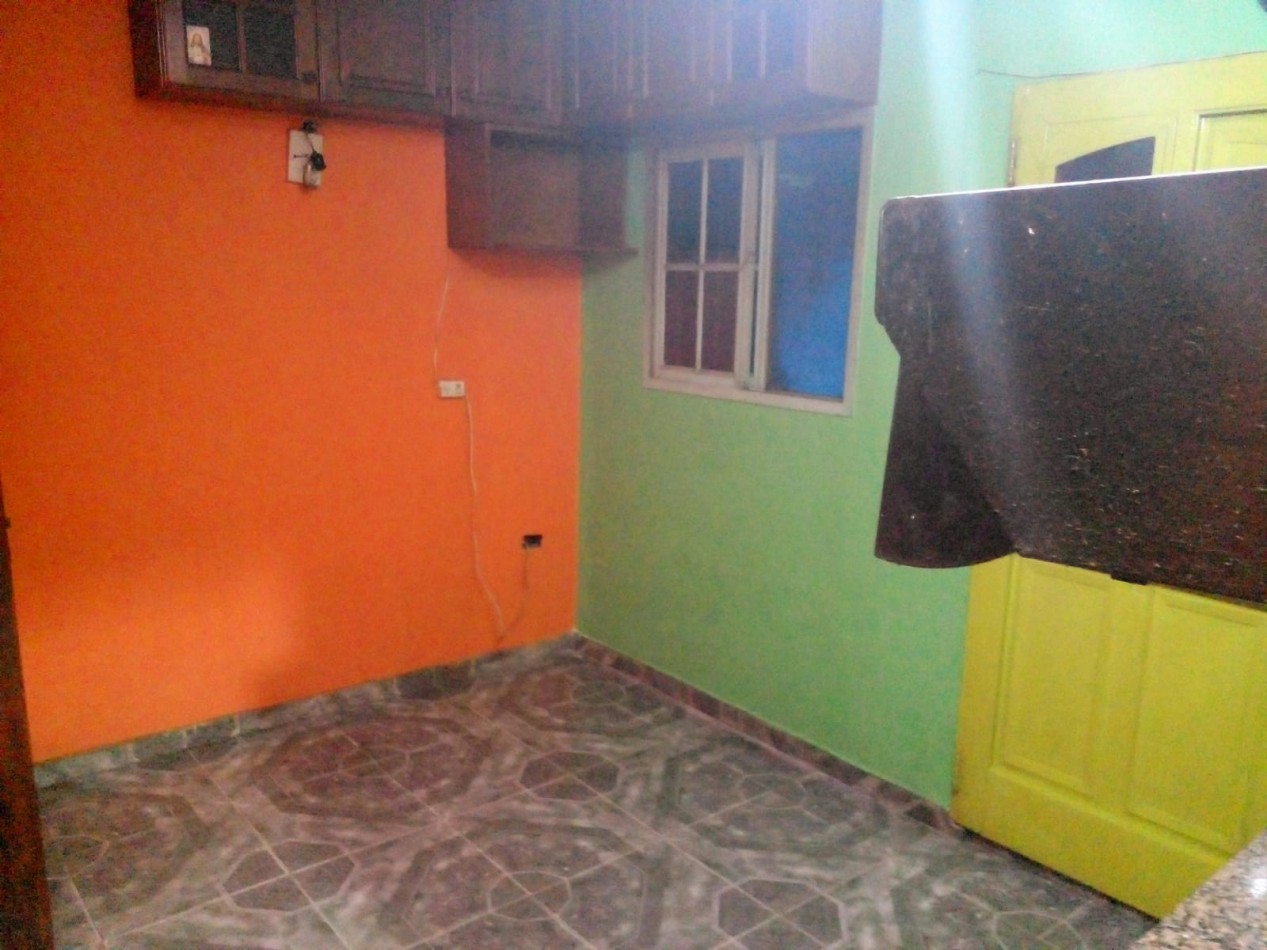 casa de 5 ambientes, en Isidro Casanova.