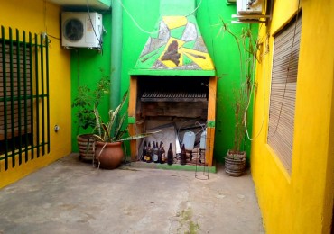 casa de 5 ambientes, en Isidro Casanova.