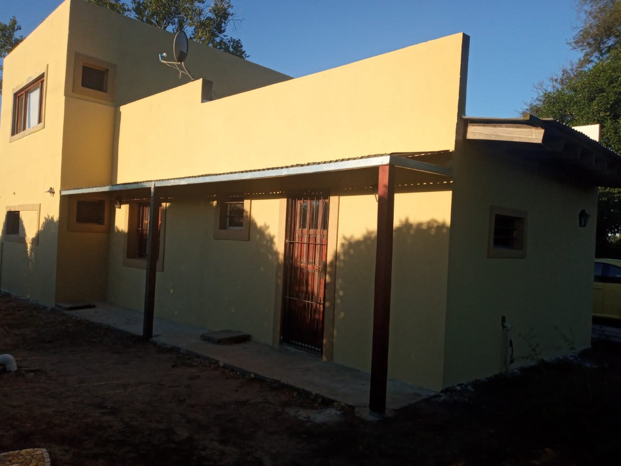 CASA DE CAMPO RECICLADA A NUEVO .