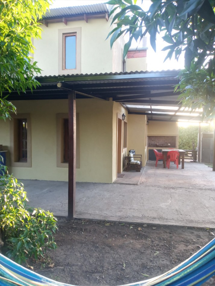 CASA DE CAMPO RECICLADA A NUEVO .