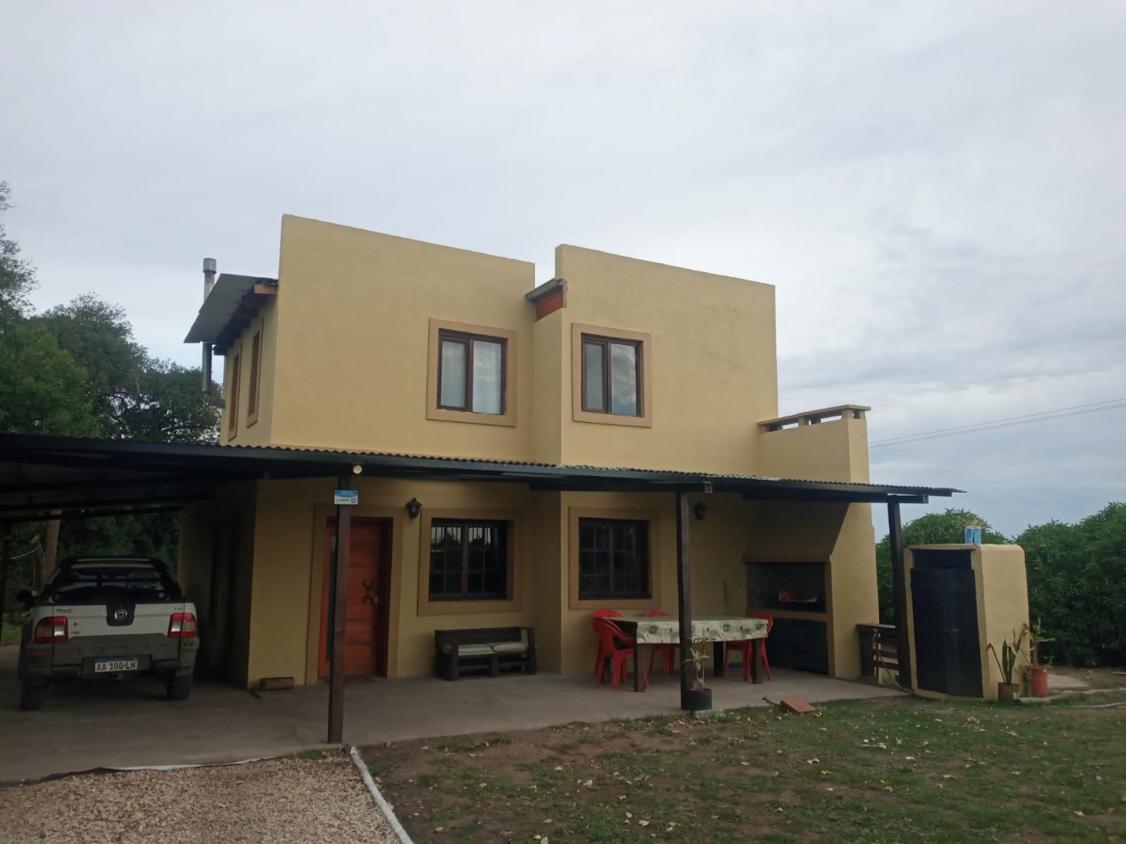 CASA DE CAMPO RECICLADA A NUEVO .