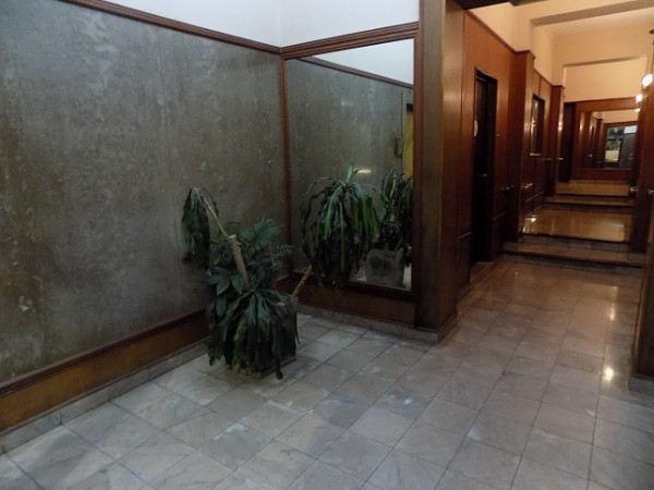 DEPARTAMENTO DE 3 AMBIENTES CON DEPENDENCIA DE SERVICIO, 1o PISO, BARRIO DE ONCE.