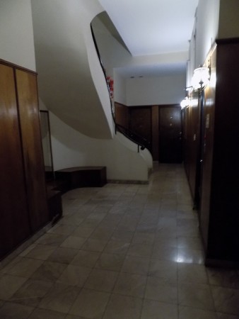 DEPARTAMENTO DE 3 AMBIENTES CON DEPENDENCIA DE SERVICIO, 1o PISO, BARRIO DE ONCE.