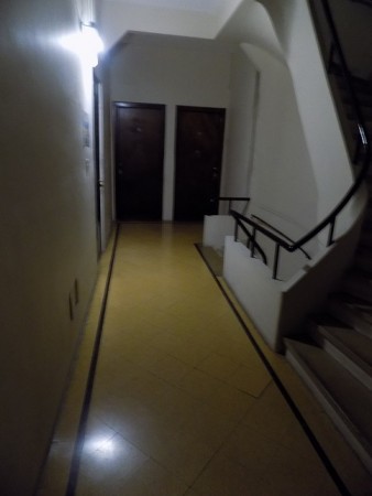 DEPARTAMENTO DE 3 AMBIENTES CON DEPENDENCIA DE SERVICIO, 1o PISO, BARRIO DE ONCE.