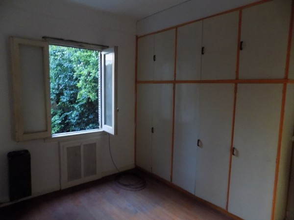 DEPARTAMENTO DE 3 AMBIENTES CON DEPENDENCIA DE SERVICIO, 1o PISO, BARRIO DE ONCE.