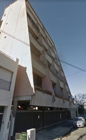 COCHERA EN EDIFICIO CON PORTON AUTOMATICO A METROS DE 9 DE JULIO, EXCELENTE UBICACION, LANUS ESTE.