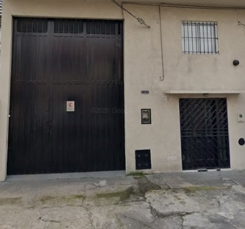GALPON DE150 M2,  CON OFICINA Y VESTUARIOS, LANUS OESTE