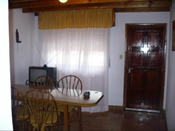 CHALET 4 AMBIENTES, 100 M2, CON FONDO LIBRE, SANTA CLARA DEL MAR.
