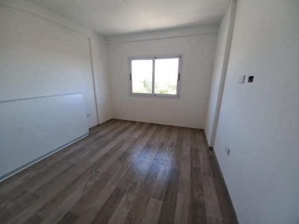 DEPARTAMENTO SEMIPISO AL FRENTE DE 2 AMBIENTES, 4 PISO, 57 M2. EXCELENTE UBICACION.