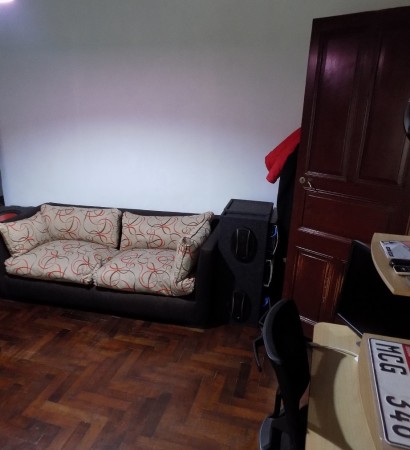 CHALET DE 4 AMBIENTES DESARROLLADO EN 2 PLANTAS. EXCELENTE ESTADO.