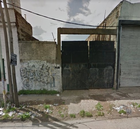 LOTE CON VIVIENDA DE 8,66M X 56,20M, SALIDA A DOS CALLES, AV. REMEDIOS DE ESCALADA Y TUYUTI. LANUS OESTE.