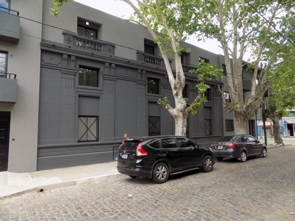 DEPARTAMENTO 2 AMBIENTES AL FRENTE CON PATIO. PLANTA BAJA, DTO A, 58M2. TEMPERLEY.