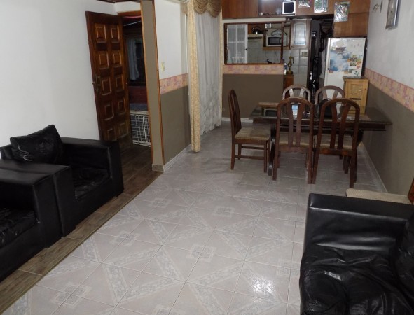 PH AL FRENTE DE 3 AMBIENTES, CON PATIO, TOTALMENTE INDEPENDIENTE. REFACCIONADO.