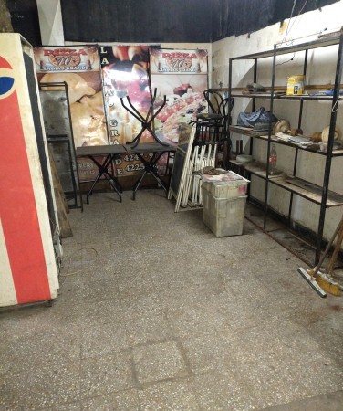 LOCAL COMERCIAL 65M2, A METROS DE LA ESQUINA, EXCELENTE UBICACION, LANUS OESTE.