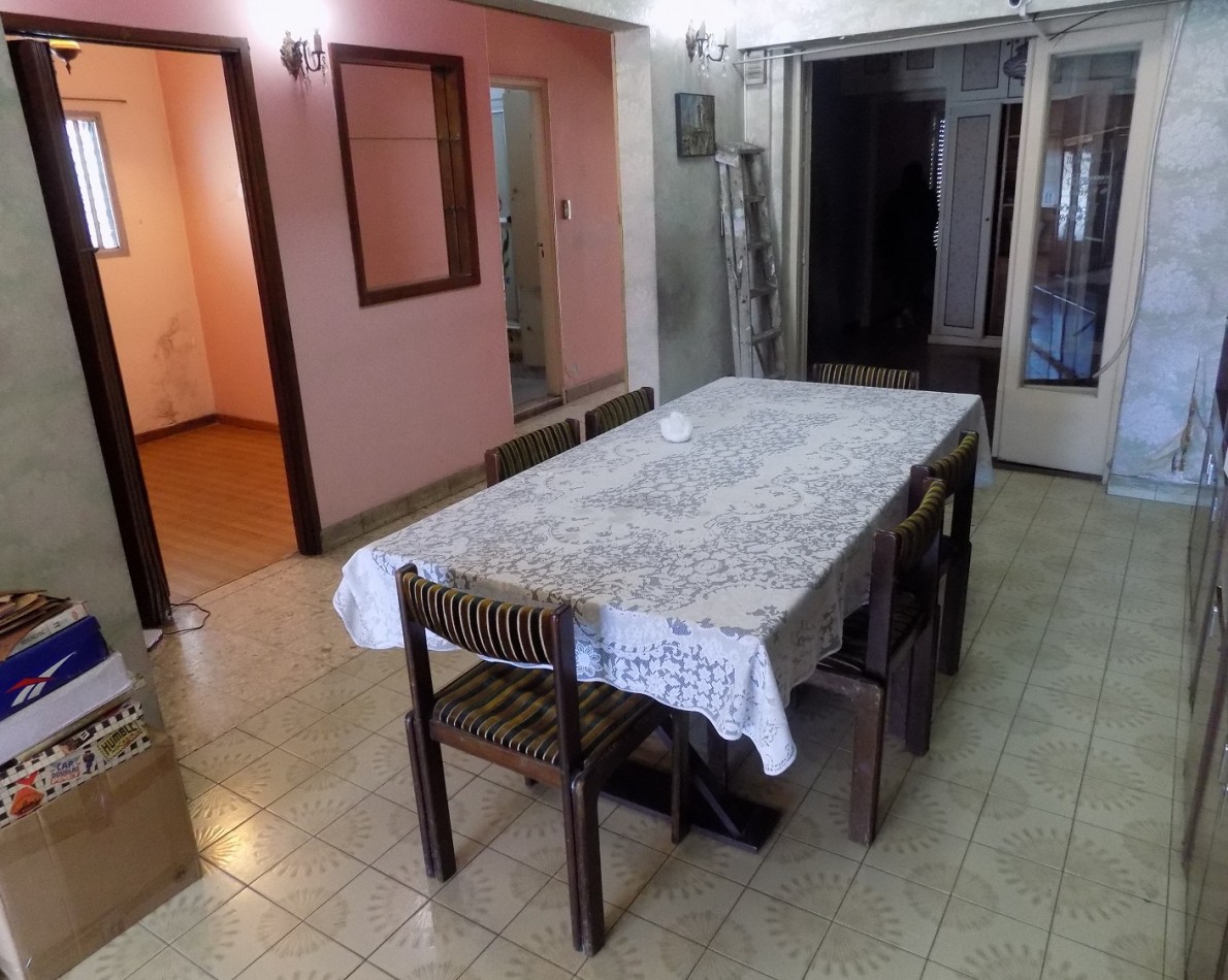 CASA DE 4 AMBIENTES MAS DEPARTAMENTO AL FONDO, PIÑEYRO, AVELLANEDA.