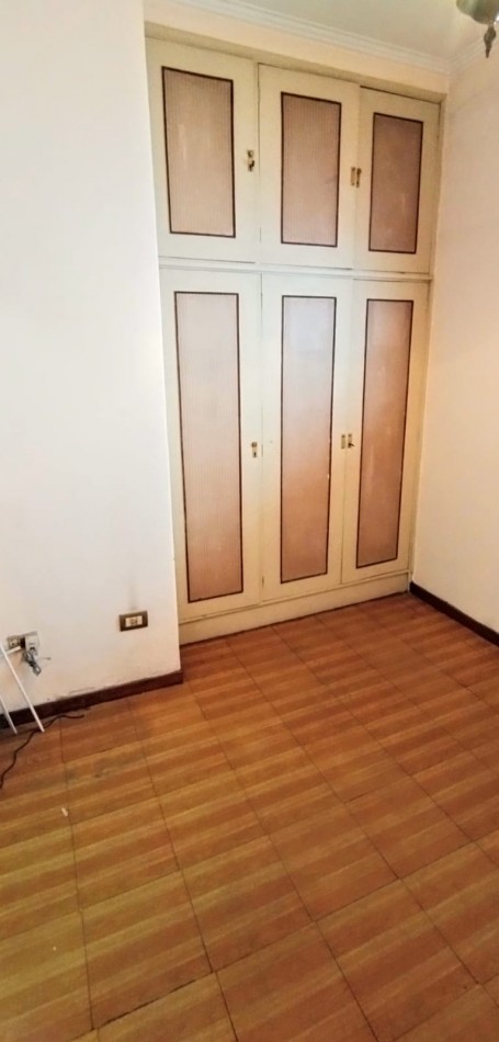 CASA DE 4 AMBIENTES MAS DEPARTAMENTO AL FONDO, PIÑEYRO, AVELLANEDA.