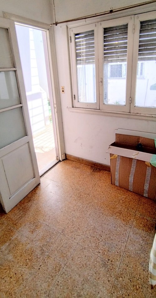 CASA DE 4 AMBIENTES MAS DEPARTAMENTO AL FONDO, PIÑEYRO, AVELLANEDA.