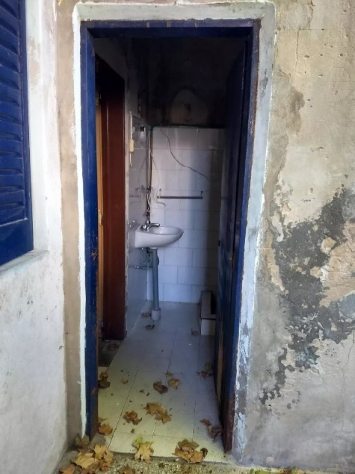 PH TIPO CASA 3 AMBIENTES A REFACCIONAR, 60M2. EXCELENTE UBICACION.