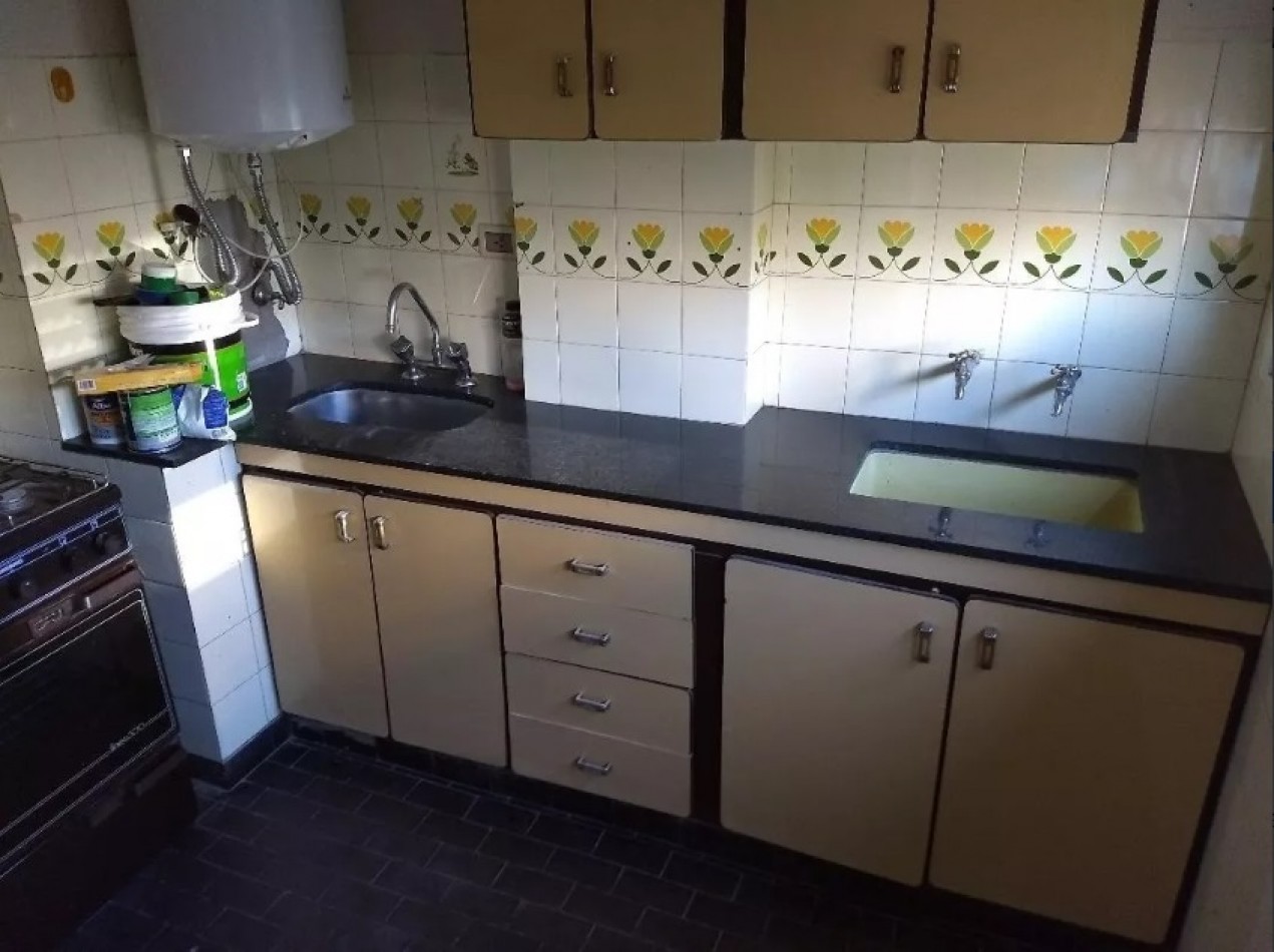 DEPARTAMENTO DE 2 AMBIENTES, 50M2. EXELENTE UBICACION, LANUSITA.