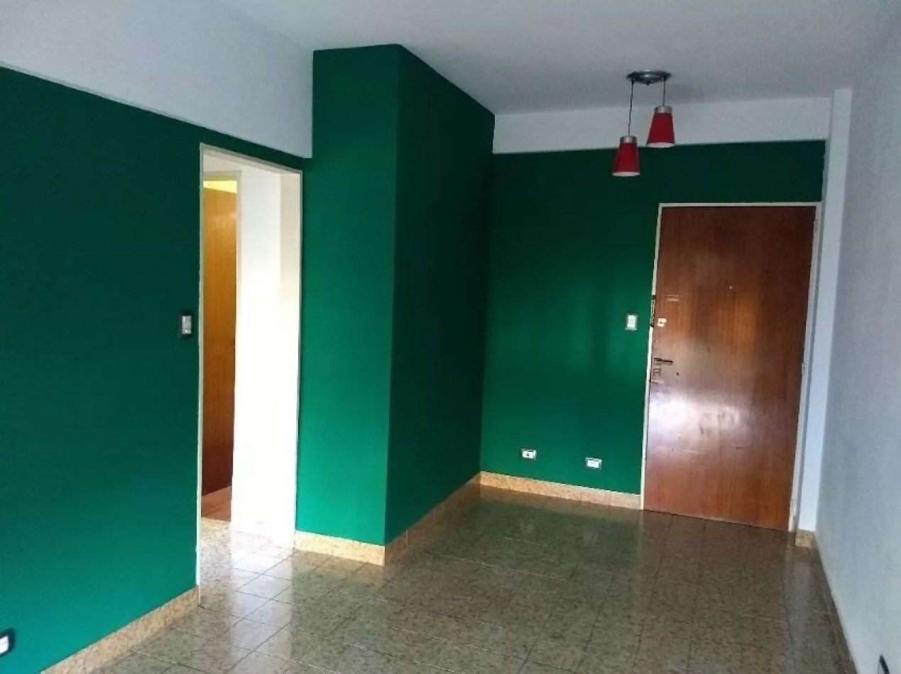 DEPARTAMENTO DE 2 AMBIENTES, 50M2. EXELENTE UBICACION, LANUSITA.