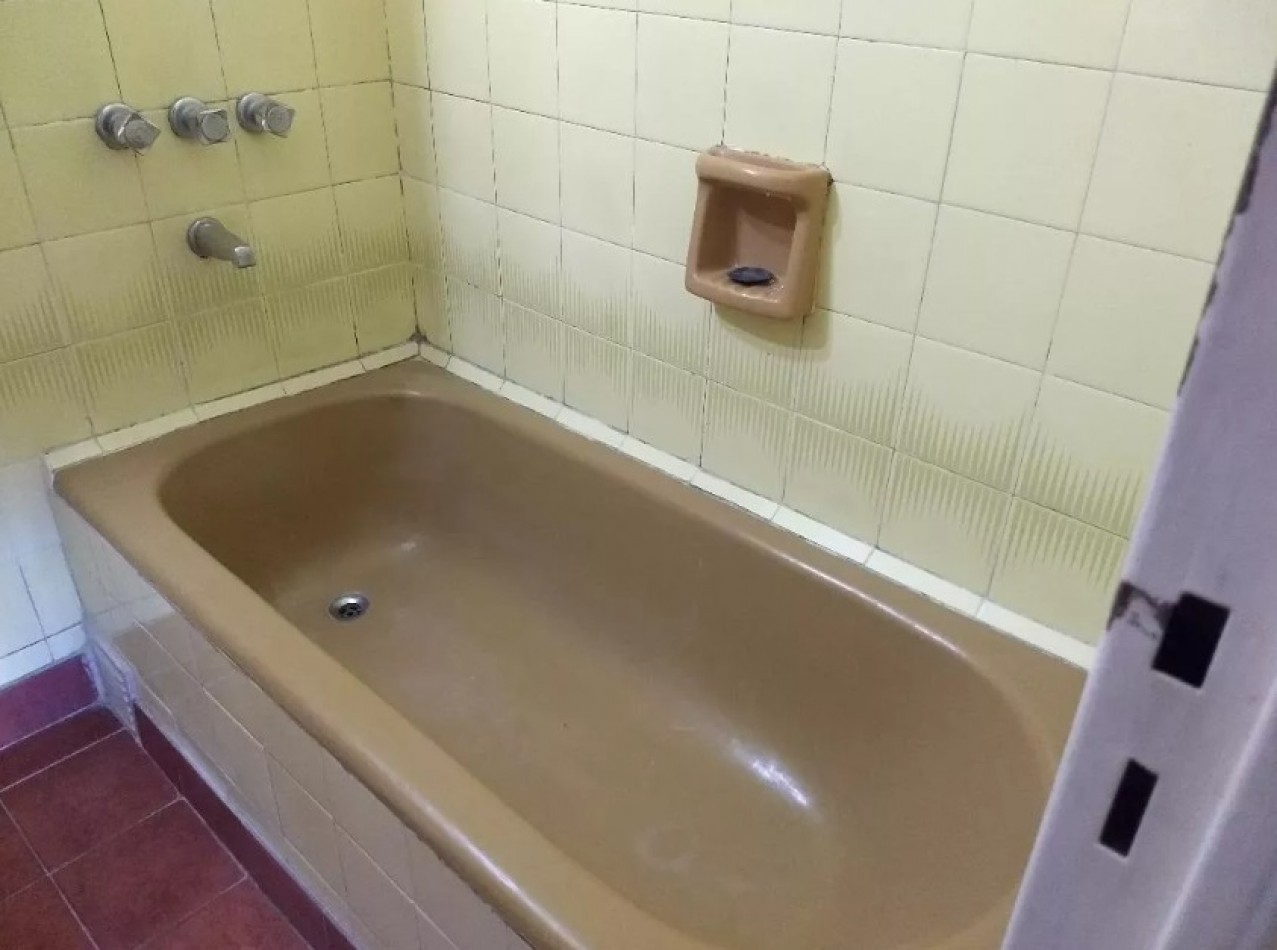 DEPARTAMENTO DE 2 AMBIENTES, 50M2. EXELENTE UBICACION, LANUSITA.