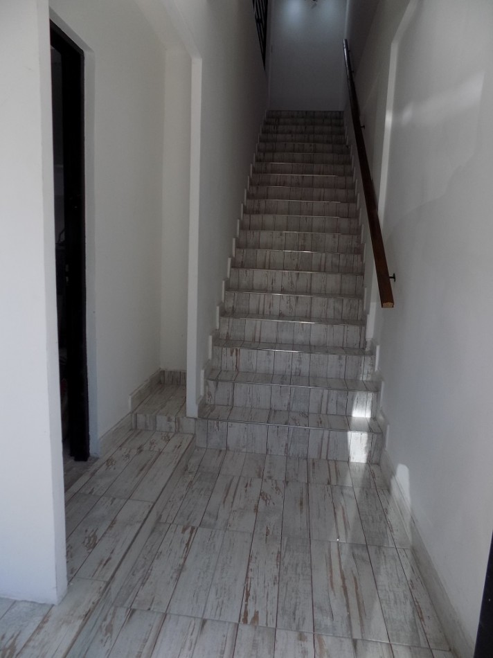 EXCELENTE DEPARTAMENTO MONOAMBIENTE DIVIDIDO EN 2° PISO AL CONTRAFRENTE CON BALCON.