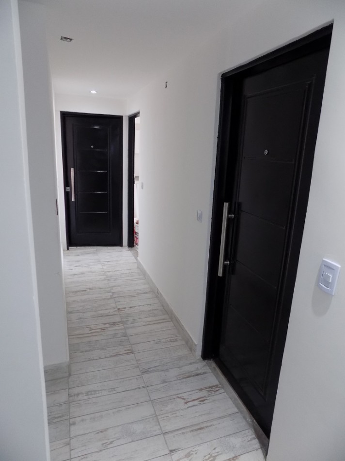 EXCELENTE DEPARTAMENTO MONOAMBIENTE DIVIDIDO EN 2° PISO AL CONTRAFRENTE CON BALCON.