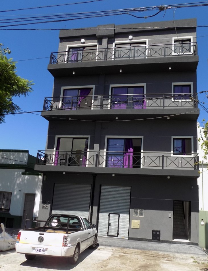 EXCELENTE DEPARTAMENTO MONOAMBIENTE DIVIDIDO EN 2° PISO AL CONTRAFRENTE CON BALCON.