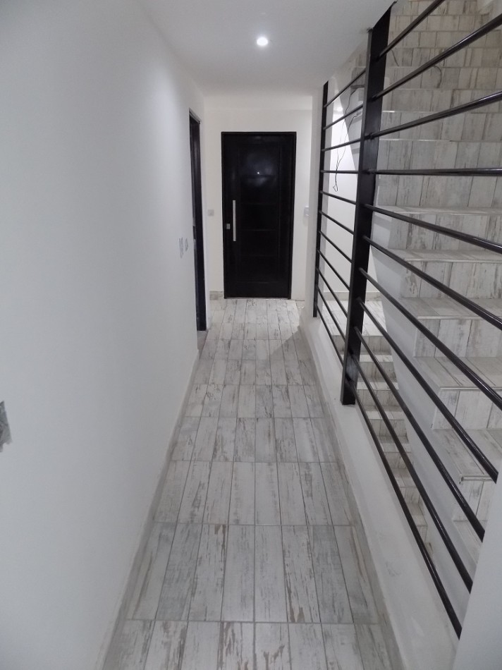EXCELENTE DEPARTAMENTO MONOAMBIENTE DIVIDIDO EN 2° PISO AL CONTRAFRENTE CON BALCON.