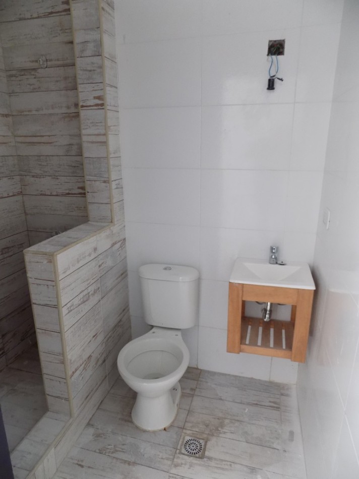 EXCELENTE DEPARTAMENTO MONOAMBIENTE DIVIDIDO EN 2° PISO AL CONTRAFRENTE CON BALCON.
