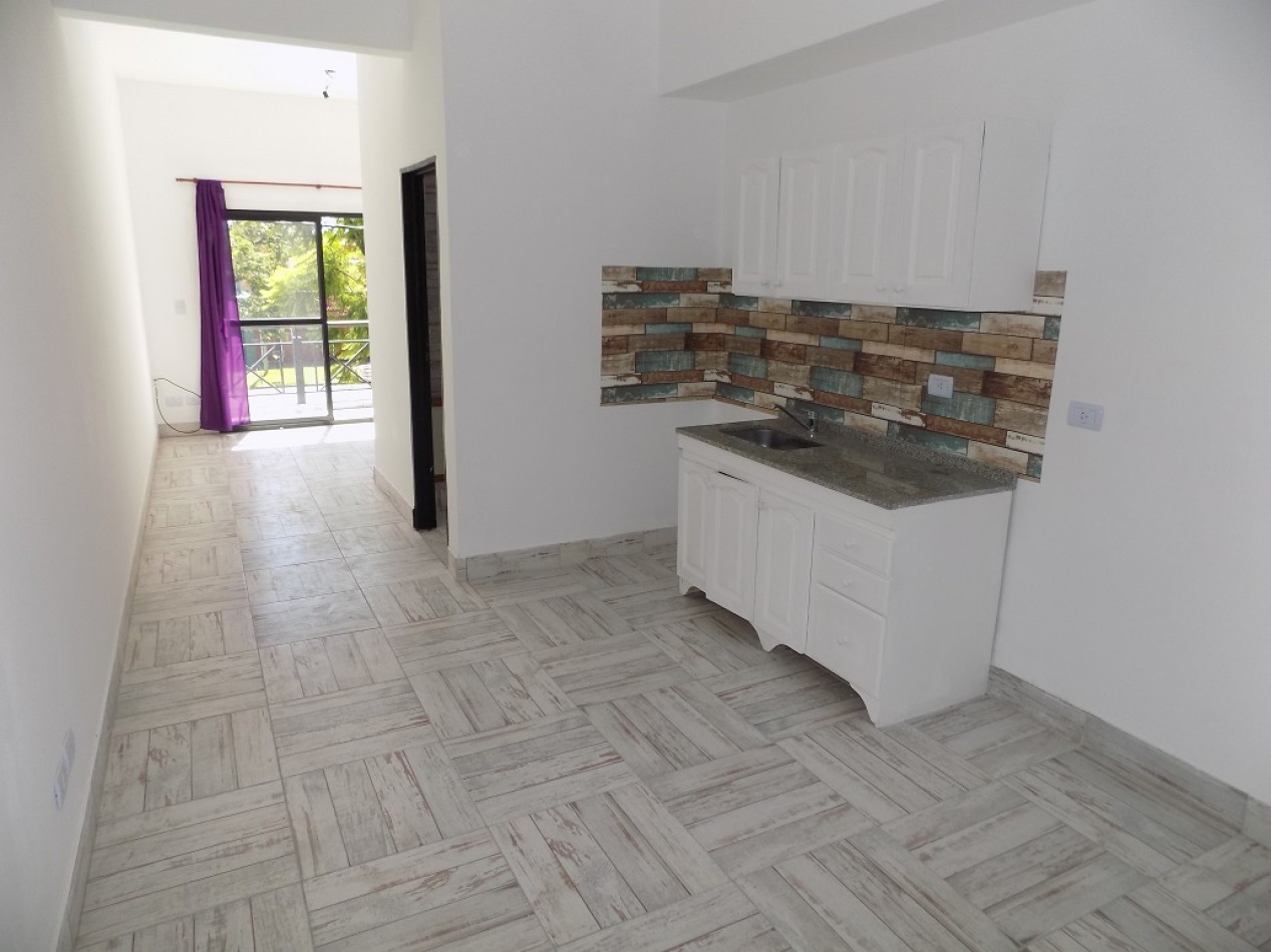 EXCELENTE DEPARTAMENTO MONOAMBIENTE DIVIDIDO EN 2° PISO AL CONTRAFRENTE CON BALCON.