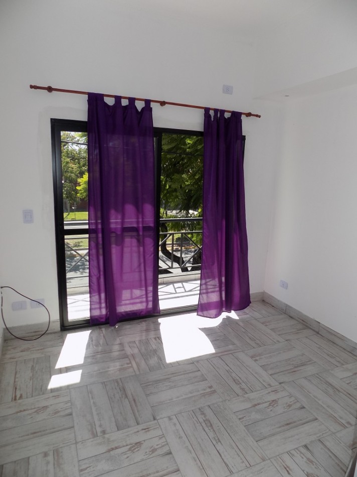 EXCELENTE DEPARTAMENTO MONOAMBIENTE DIVIDIDO EN 2° PISO AL CONTRAFRENTE CON BALCON.