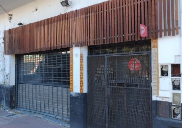 LOCAL COMERCIAL 65M2, A METROS DE LA ESQUINA, EXCELENTE UBICACION, LANUS OESTE.