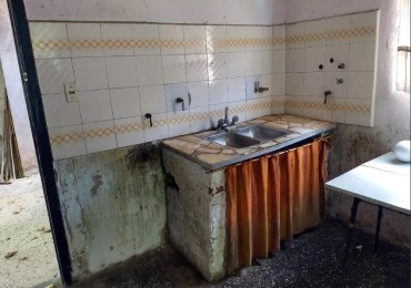PH TIPO CASA 3 AMBIENTES A REFACCIONAR, 60M2. EXCELENTE UBICACION.