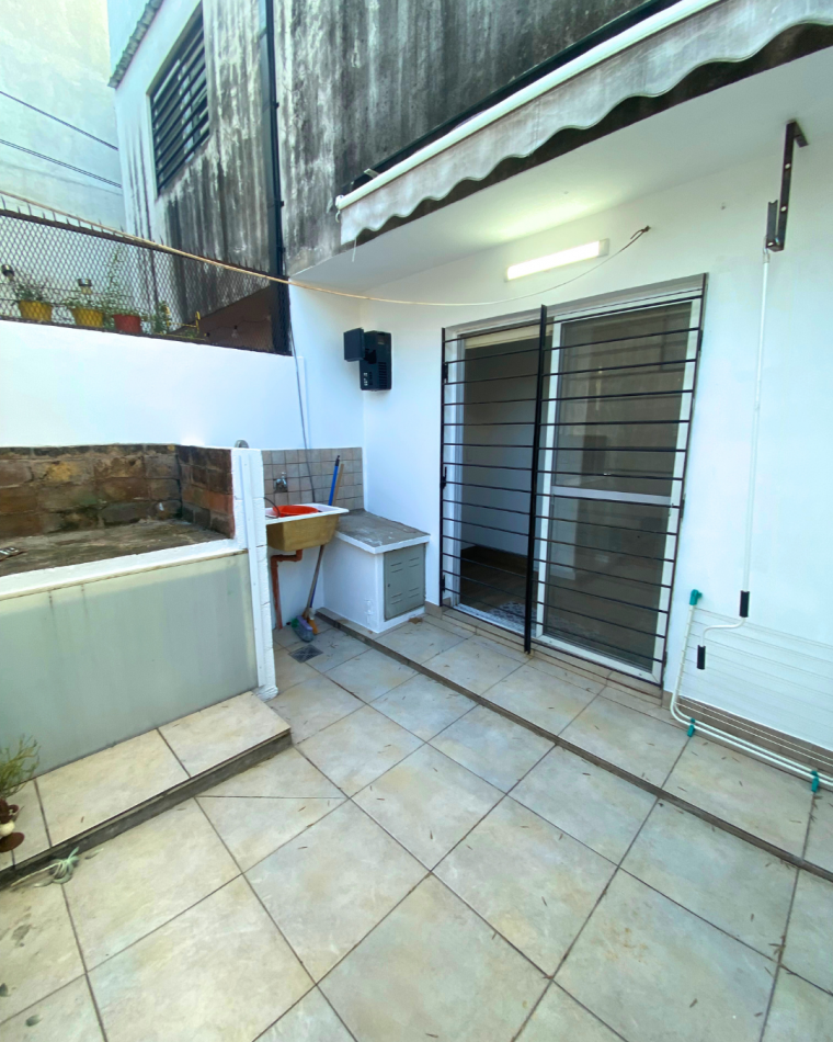 DUPLEX CON COCHERA