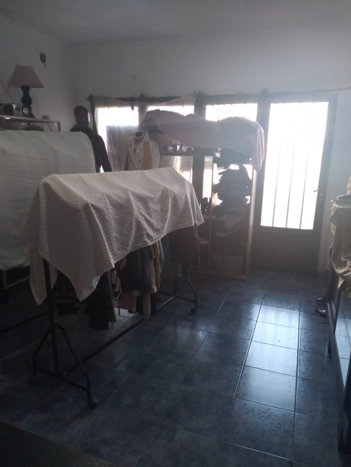CASA CON PLANTA ALTA Y GARAGE