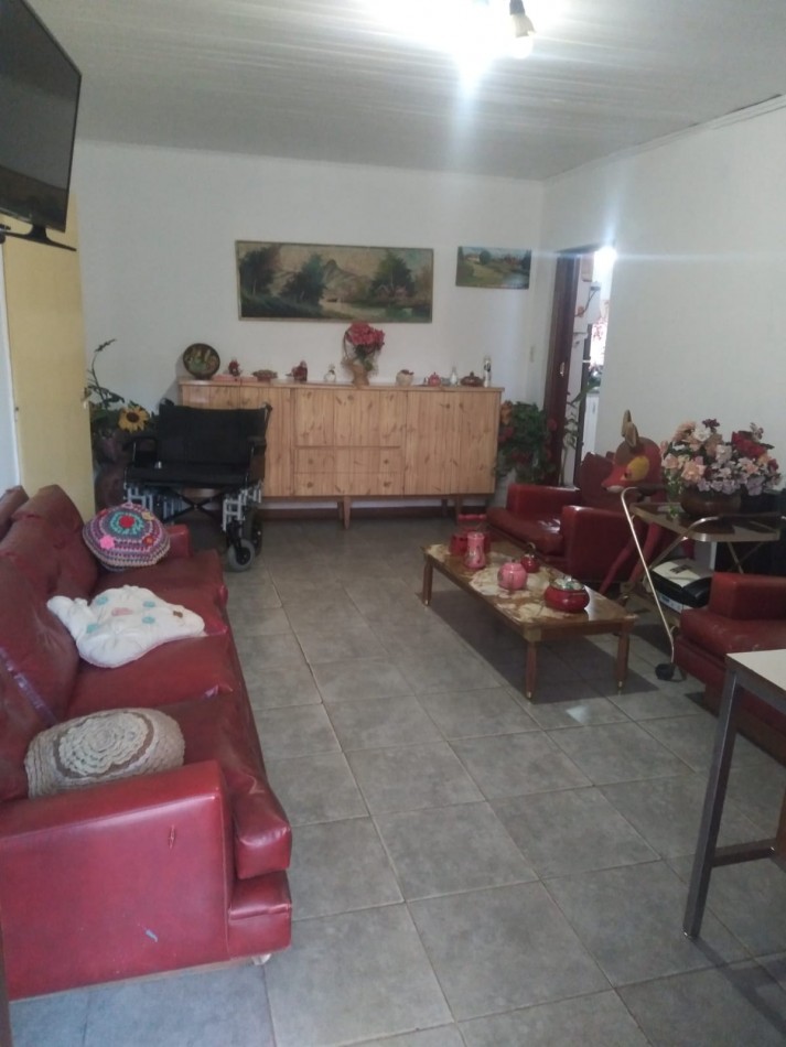 EXCELENTE CASA EN BARRIO FRANK ALLAN 