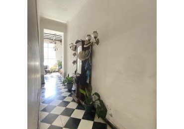CASA CENTRICA EN SALTA CALLE SARMIENTO AL 200